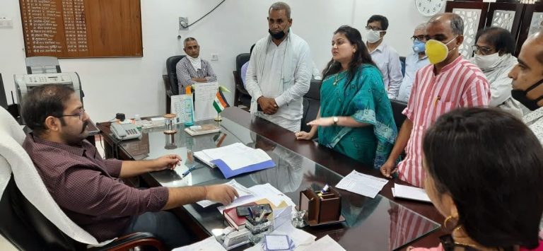 प्राइवेट स्कूल्स के शिक्षकों एवं संचालकों ने दी उग्र आंदोलन की चेतावनी